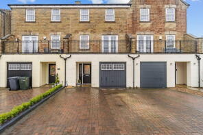 21, Burwood Drive, Queensbury, Bradford BD13 2FJ