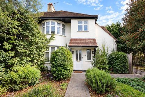 Copthall Gardens, Mill Hill, London, NW7
