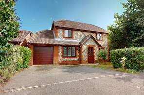 82, Smithy Drive, Ashford TN23 3NS