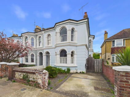 Westcourt Road, Worthing, West Sussex, BN14 7DJ
