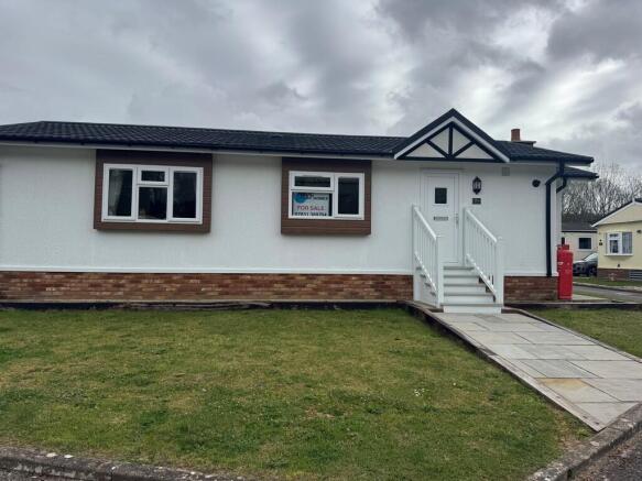 Cottage - Front W...