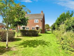 24, Barton Field, Gloucester GL2 7DH