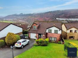 3, Hollybush Grove, Porth CF39 9UG