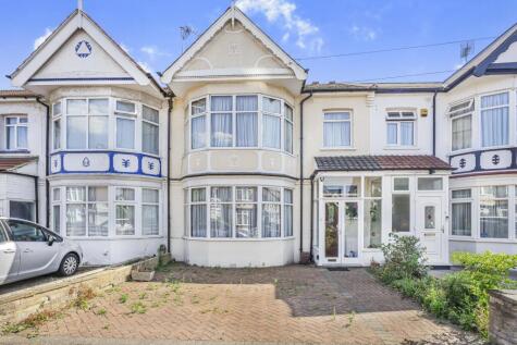 Higham Station Avenue, Highams Park, E4