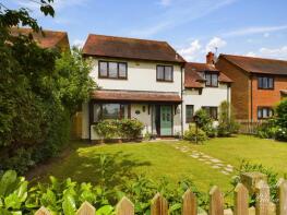 3, Amblers Way, Buckingham MK18 2BT