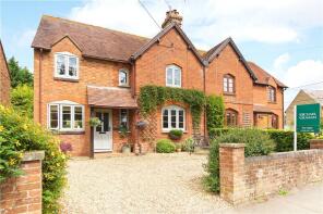 10 Carpenters Cottage, Main Street, Buckingham MK18 5JF