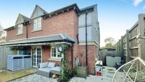 1, The Holt, Stratford-upon-avon CV37 9UE
