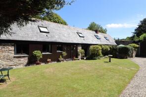 Langoose Barn, Road From Gwarnick Cottages To Higher Lamerton, Truro TR4 9QU