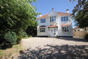 Suncrest, Stambridge Road, Rochford SS4 2BJ