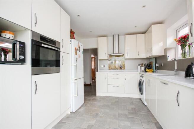 kitchen 1.JPG