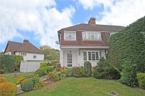 25, Gordons Way, Oxted RH8 0NA