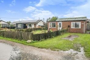 Sun Dale, Hedgehog Walk, Bush Estate, Eccles-on-sea NR12 0SZ