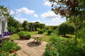 Sunnyside, Quarry Close, Gillingham SP8 5SN