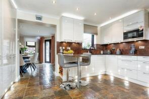 37, Tredington Grove, Caldecotte, Milton Keynes MK7 8LR