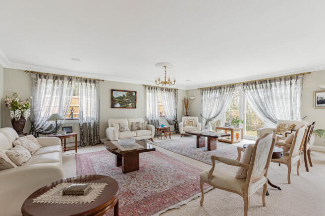Sitting/Dining Room