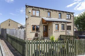 89, Bradley View, Holywell Green, Halifax HX4 9EA