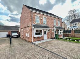 11, Walton Gardens, Thorp Arch, Wetherby LS23 7FU