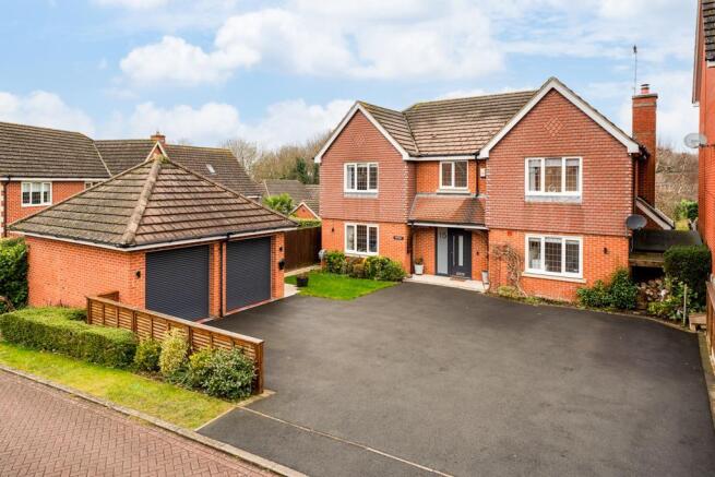 15 Hogarth Drive, Barton Seagrave-1.jpg