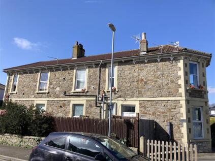 Old Church Road, Clevedon - GARAGE & VERY DECEPTIVE!