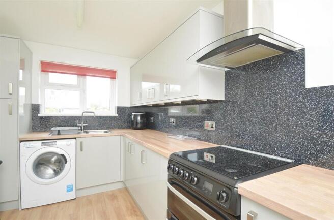 Kitchen2.jpg