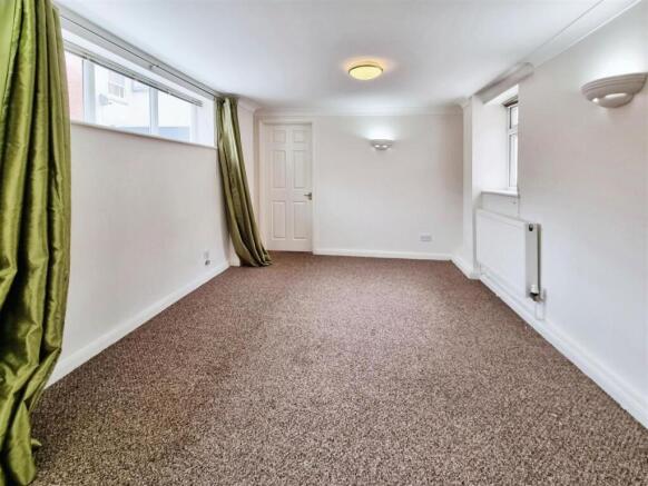 primechoiceproperties.co.uk-The-Mews-Rushden-LR.jp