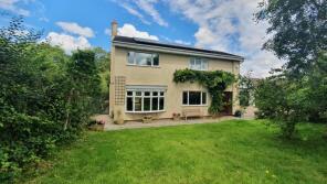 82, Maesceinion, Waunfawr, Aberystwyth SY23 3QJ