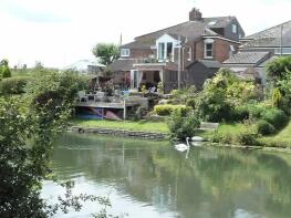 The Myrtles, Corner House To Primrose Cottage, Purton, Berkeley GL13 9HP