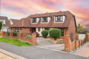 39, Hillcrest Avenue, Hockley SS5 6HD