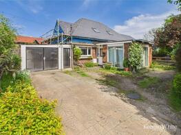 6, Lowes Close, High Wycombe HP14 3TN