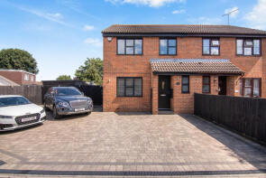10, Fir Trees, Lambourne, Romford RM4 1DG