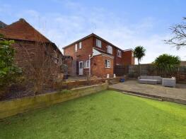30, Alden Crescent, Pontefract WF8 4JN