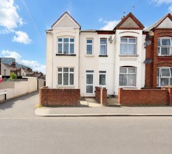 North Road, Southall, UB1