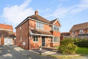 8, Nye Close, Horsham RH12 3TB