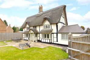19, London Road, Aston Clinton HP22 5HG