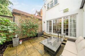Flat 7, 98 Kingsmead, Foley Road, Claygate, Esher KT10 0NB