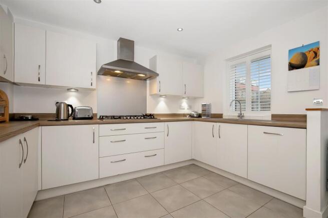 Kitchen 4.jpg