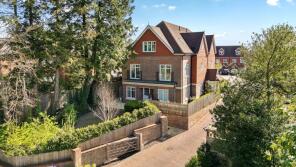 Flat 1, 5, Cricketers Close, Bagshot GU19 5FJ