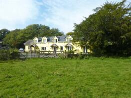 Tynewydd, Brynmaen Road, Llandeilo SA19 7LU