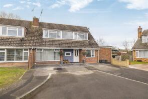 41, Stewart Close, Fifield, Maidenhead SL6 2PD