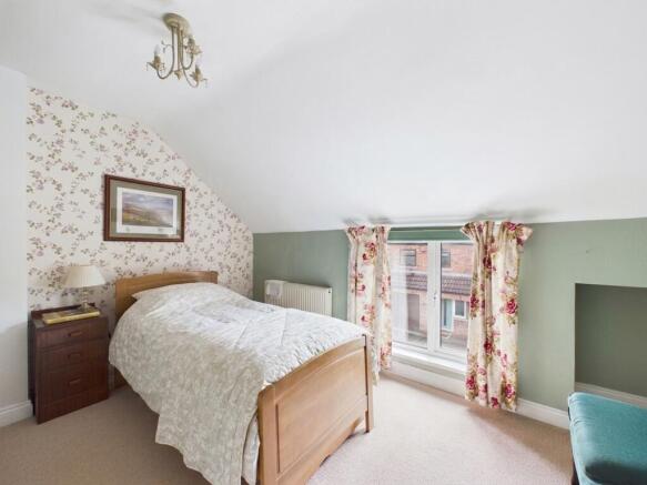 BEDROOM 2