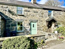 2, Efail Ucha, Ffordd Efail Uchaf, Llanddoged, Llanrwst LL26 0UT