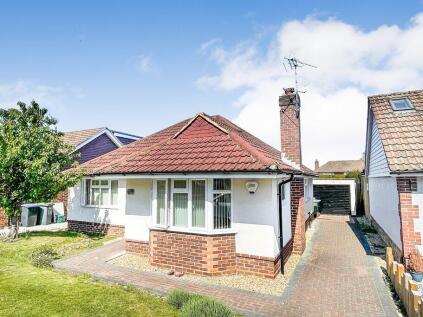 Sandalwood Avenue, Chertsey, KT16 9PB
