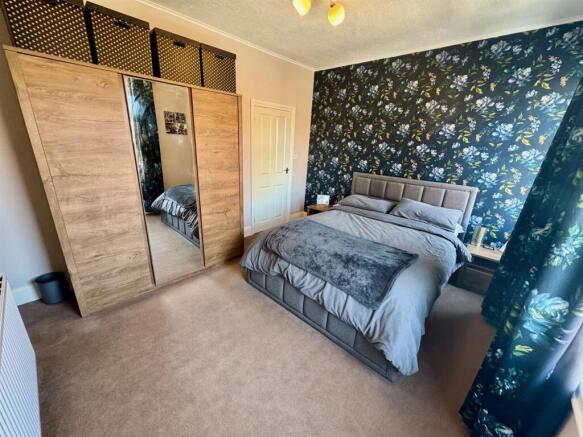 Bedroom 1c.jpg