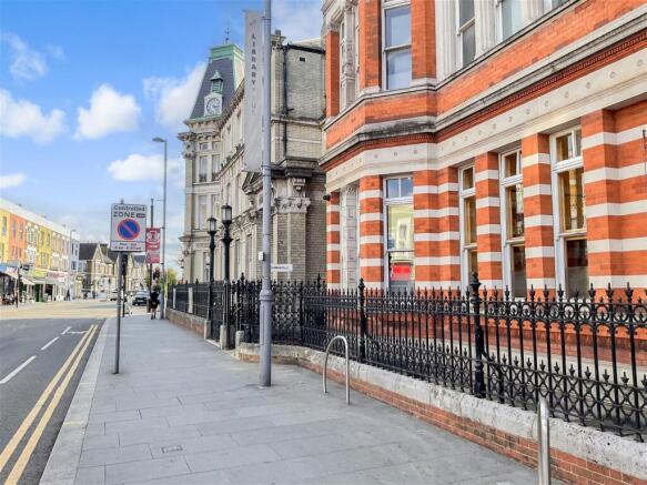 Leyton High Road