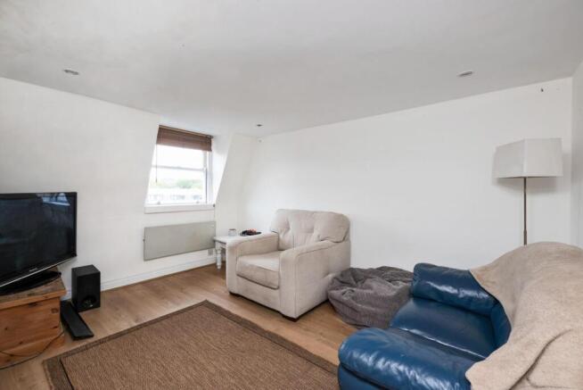 Top Floor Flat, 18 New King Street, BA1 2BL-4.jpg