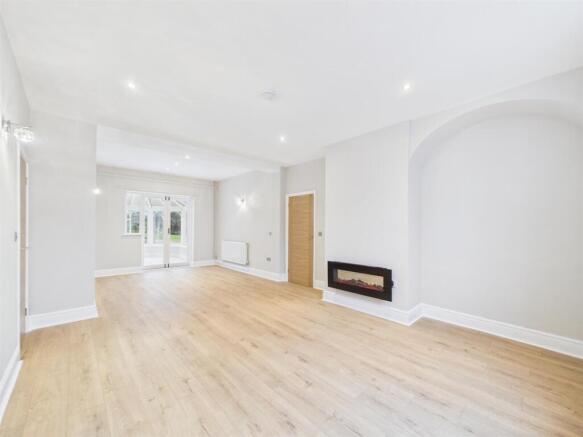 Living/Dining Area