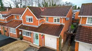 29, Thornton Park Avenue, Muxton, Telford TF2 8RF