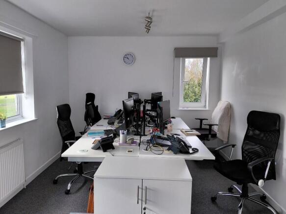 Photo 3
