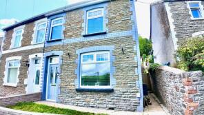 8, Woodland Terrace, Blackwood NP12 0HB