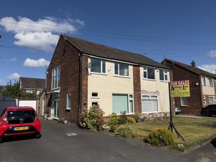 Woodhall Avenue, M45